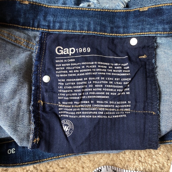 COPY - Gap women’s denim shorts - Picture 3 of 9